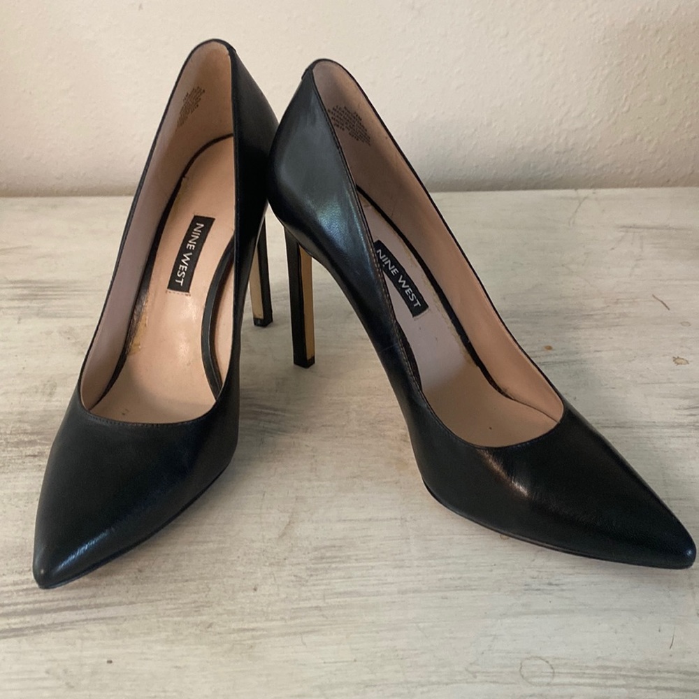 Nine West Black Pumps